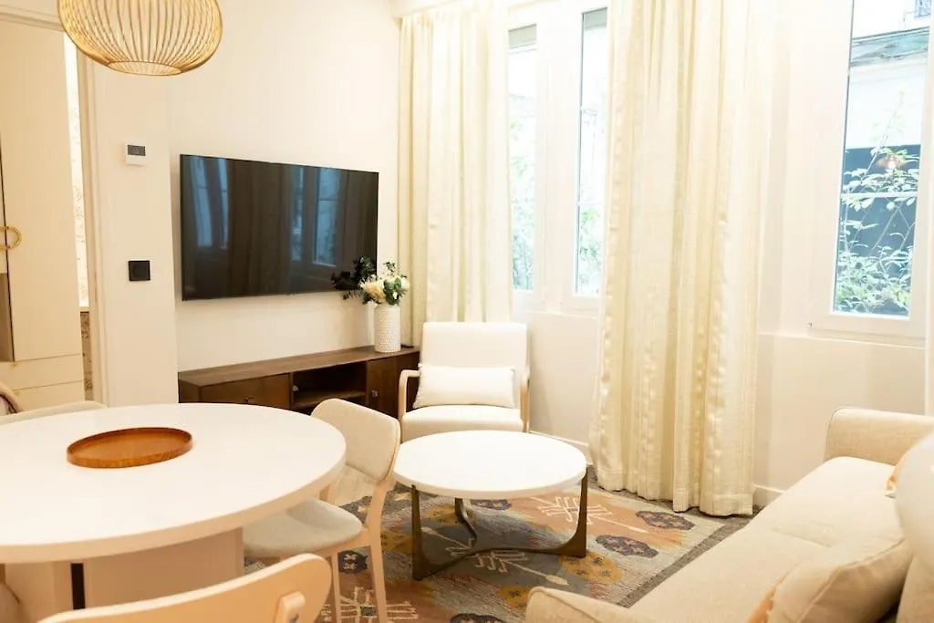 New Luxury Apartment - 4 People Paris